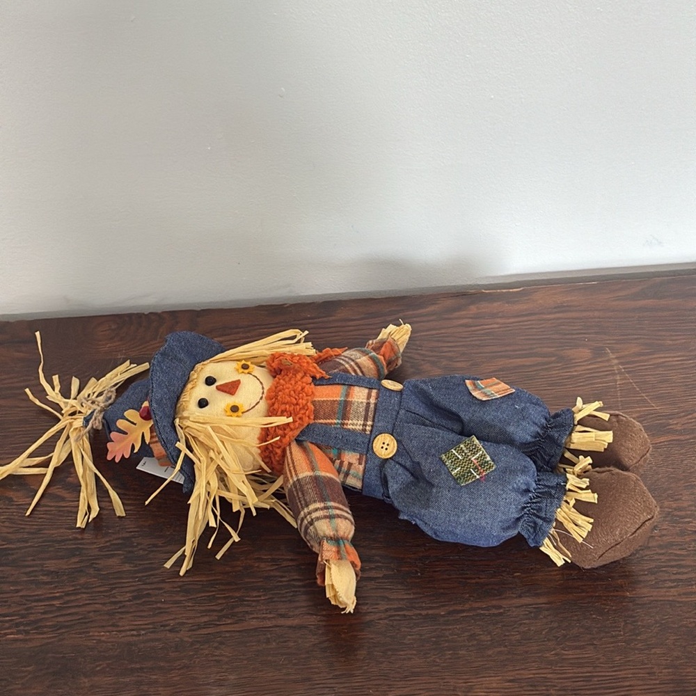 NWT- 12-1/2” Fall Harvest Scarecrow Sitter Decoration - Picture 16 of 17